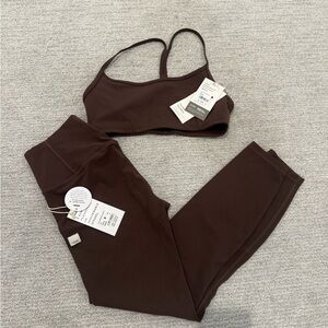 Vuori- All the feels sports bra and leggings set.
